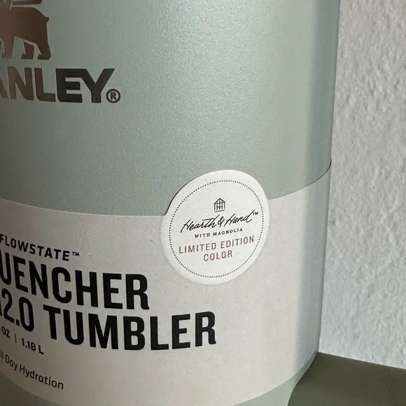 Stanley Cup Target x Hearth and Hand with Magnolia Serene Green color - Picture 5 of 6